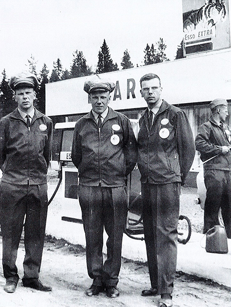 Pekka, Ahti ja Martti Strömberg Esson avajaisissa vuonna 1965
